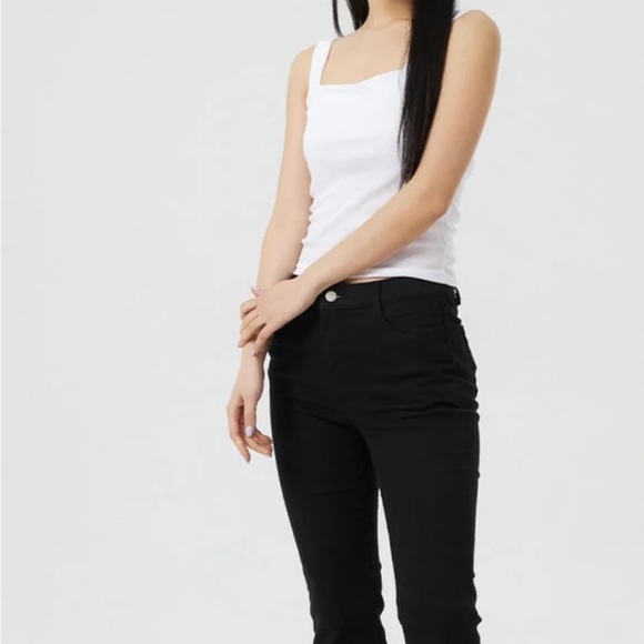 White square  neck tank top - Picture 7 of 10